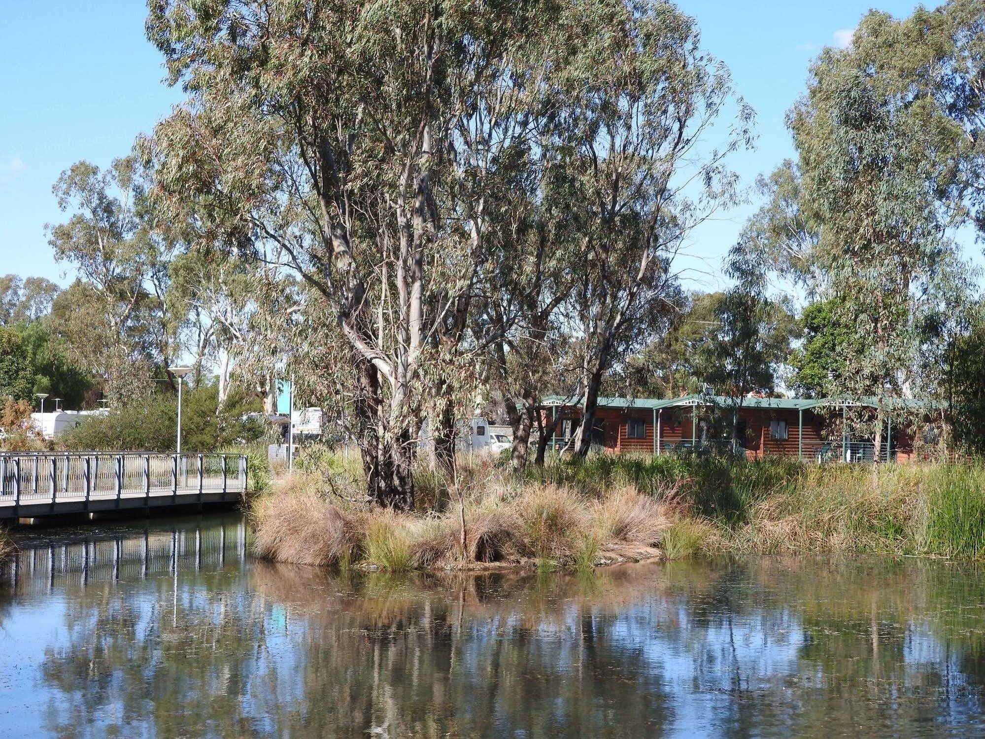 Victoria Lake Holiday Park Shepparton Exteriör bild
